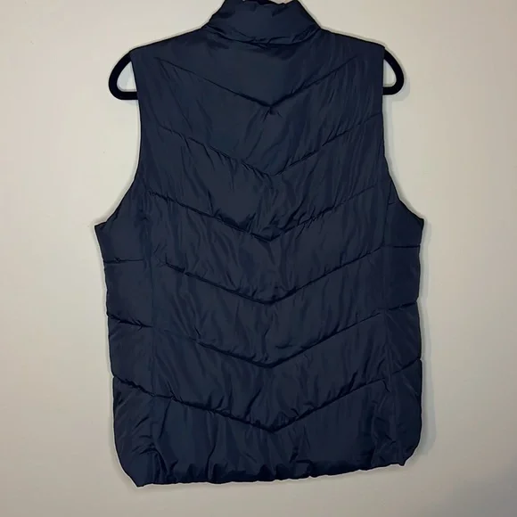 Black Vest - Picture 2 of 3
